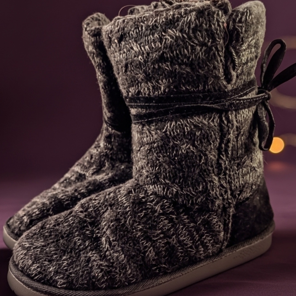 Cozy Black Women's Boots